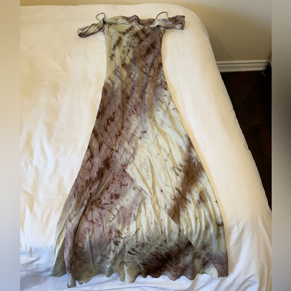 Elegant Tie-Dye Off-Shoulder Dress